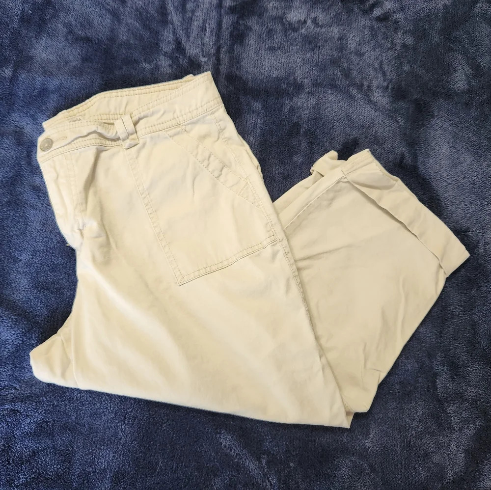 Vintage America cream capris size‎ 12